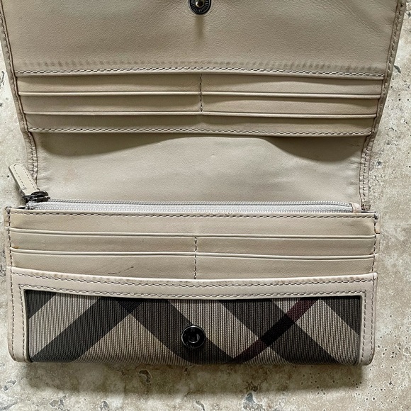 Burberry wallet - Picture 3 of 3